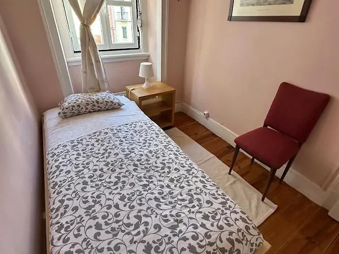 Bright And Comfortable Apartment *