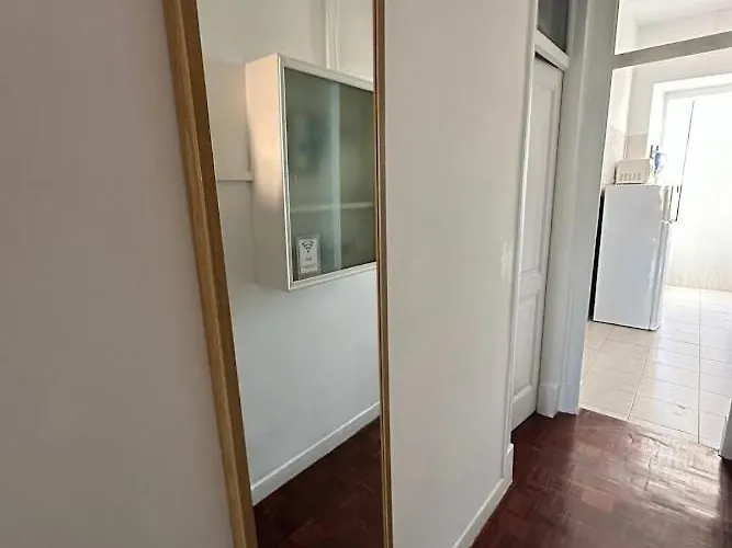 Bright And Comfortable Apartment Lissabon