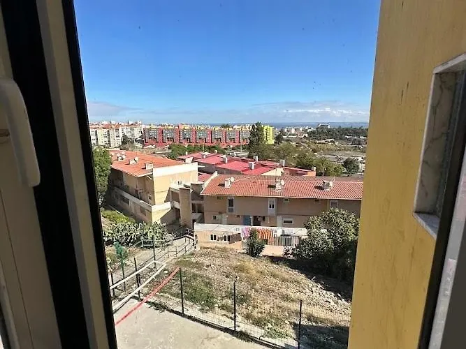 Bright And Comfortable Lisbon