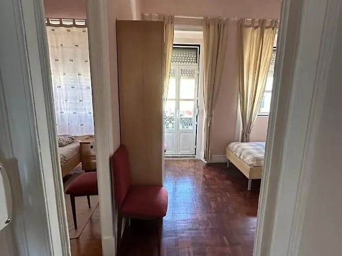 Bright And Comfortable Lissabon