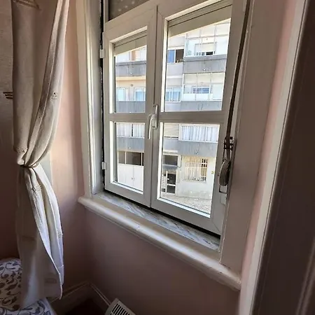 Bright And Comfortable * ליסבון
