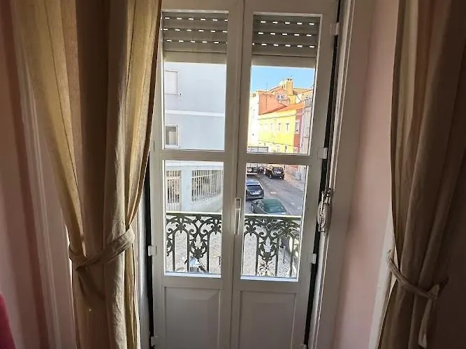 Bright And Comfortable Апартаменты Лиссабон