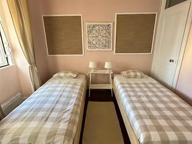 Bright And Comfortable Лиссабон