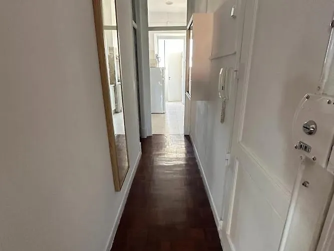 Bright And Comfortable Лиссабон